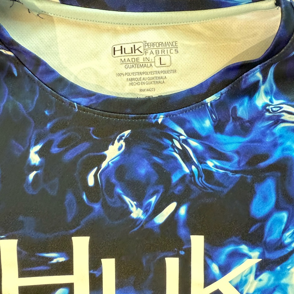 Huk Women Performance Large Fishing Swim Shirt - Blue and White UPF - Picture 4 of 4
